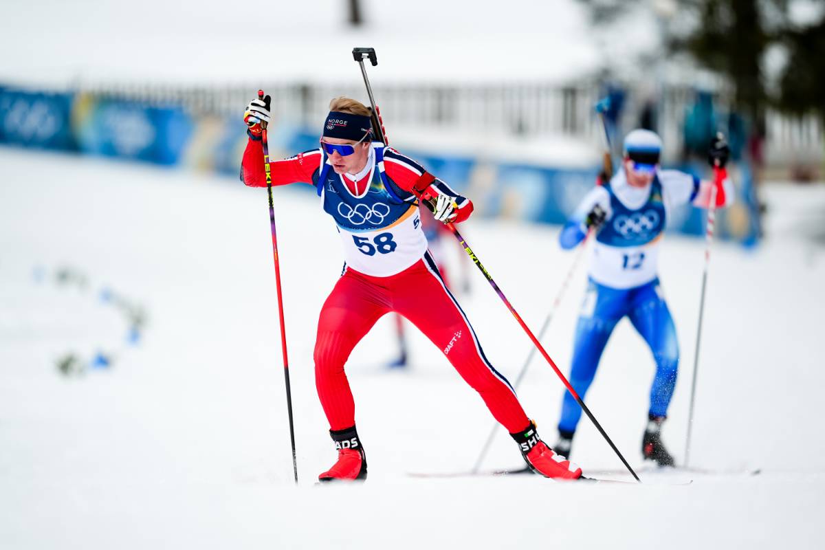 Un biathlète sur l'individuel